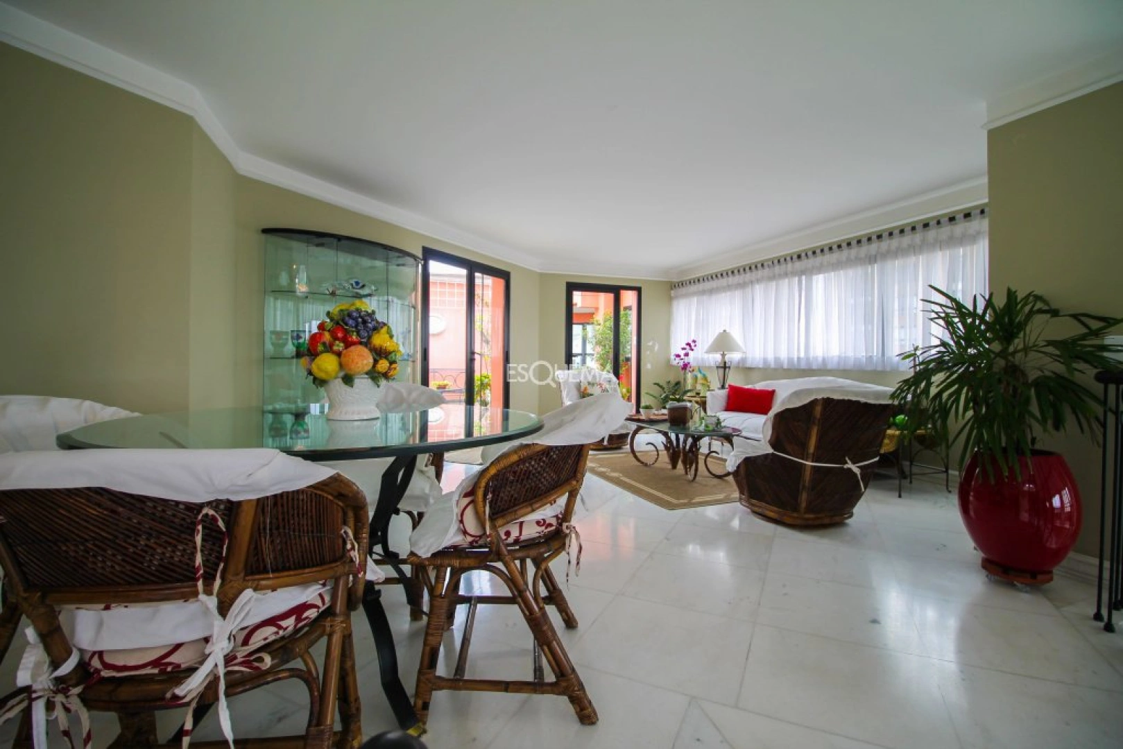 Cobertura duplex em condomínio com estilo clássico - Imagem 13