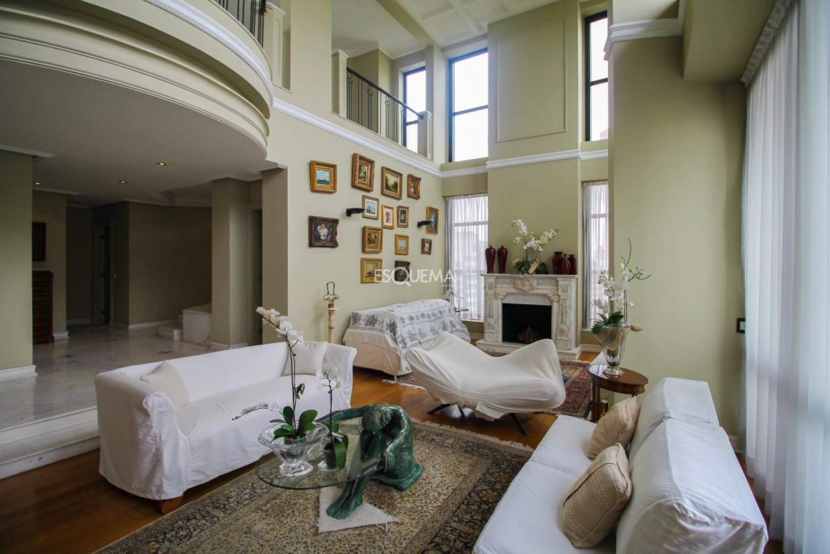 Cobertura duplex em condomínio com estilo clássico - Imagem 4