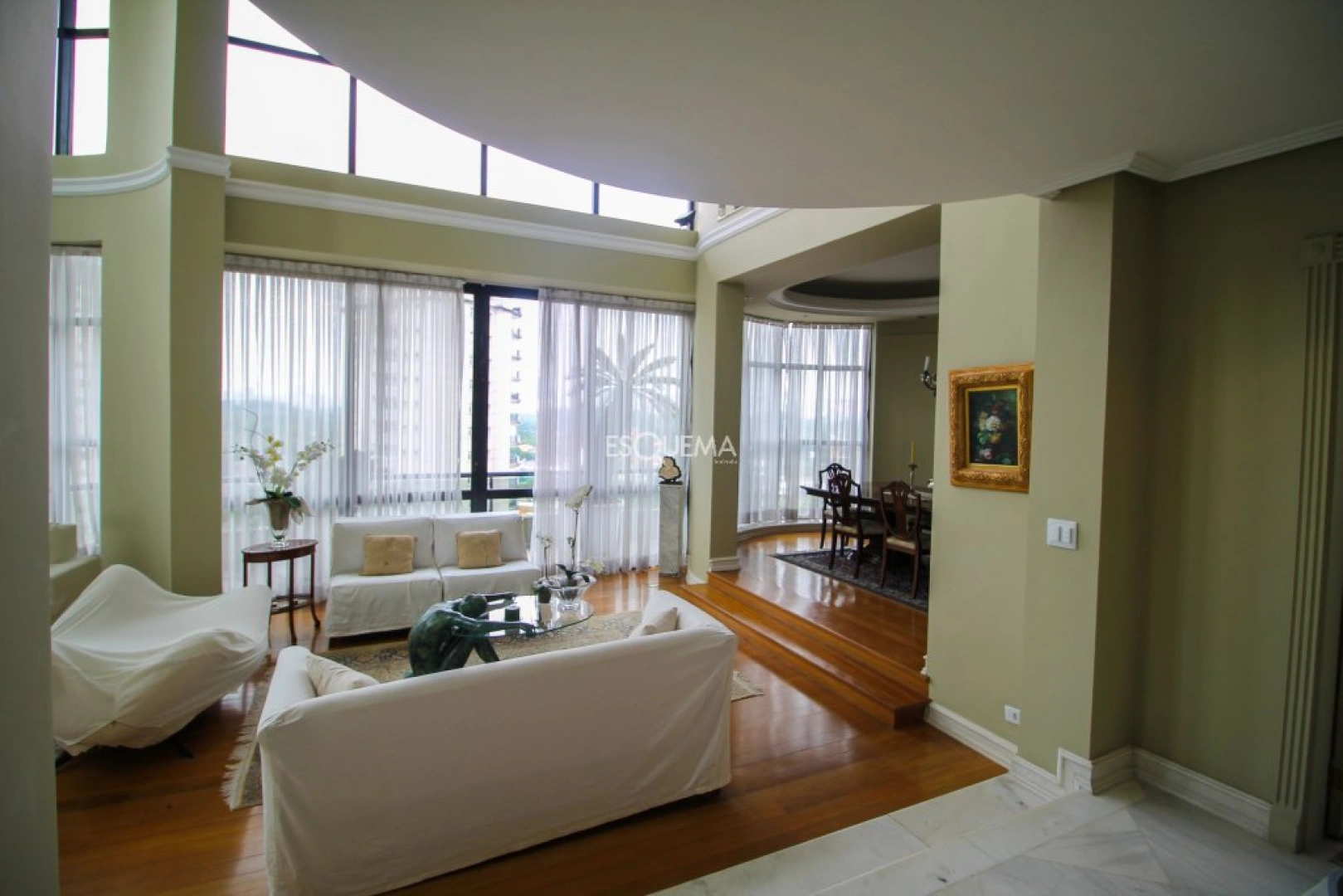 Cobertura duplex em condomínio com estilo clássico - Imagem 6