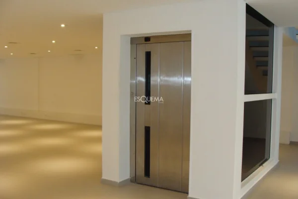 Prédio comercial novo no Itaim Bibi