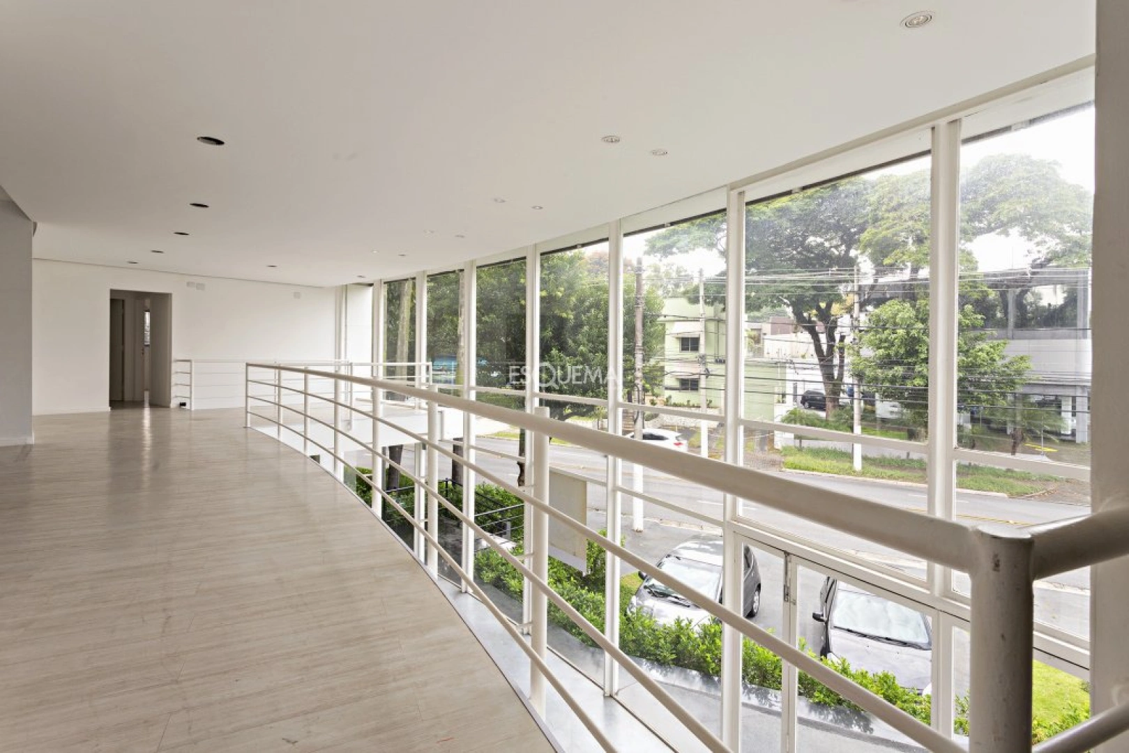 Casa comercial em localização privilegiada - Imagem 7