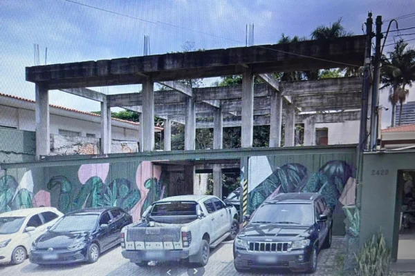 Imóvel comercial na Alameda Gabriel da Silva