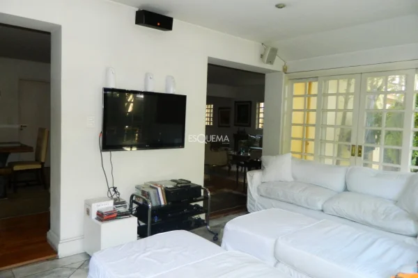 Casa em localização privilegiada