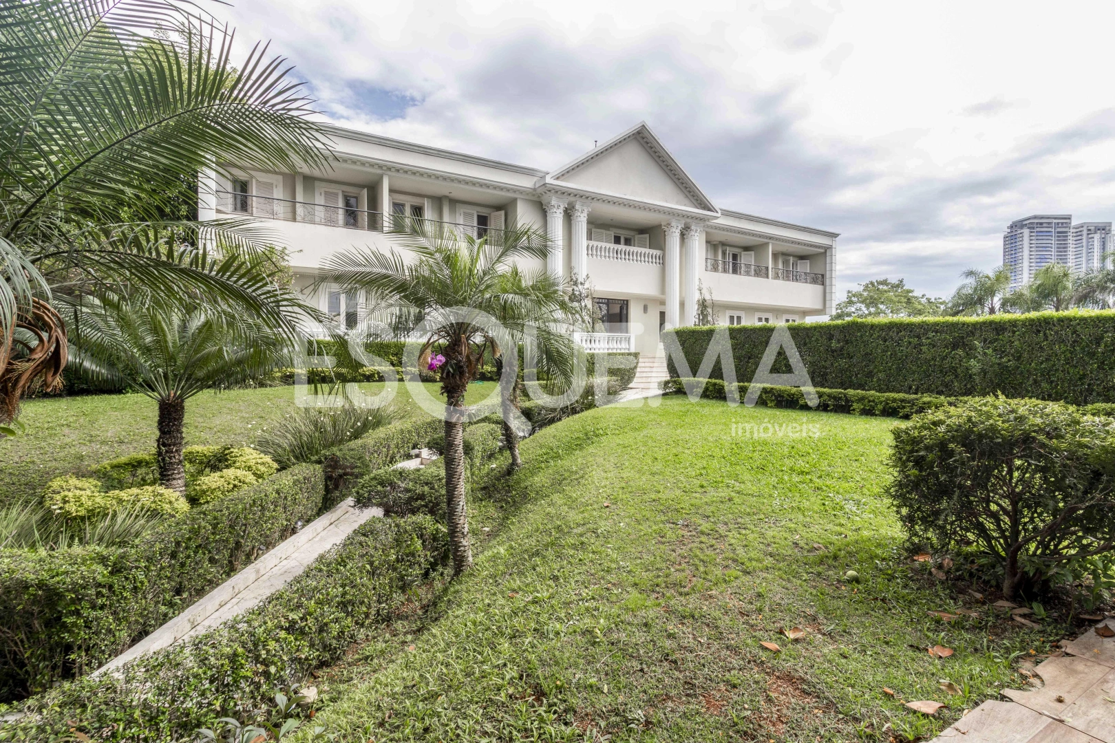 Casa em rua fechada - Imagem 1