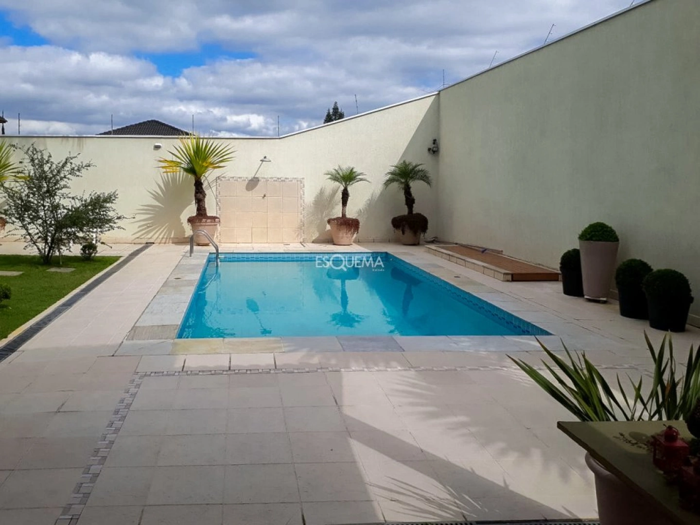 Casa com jardim e piscina no Morumbi - Imagem 3