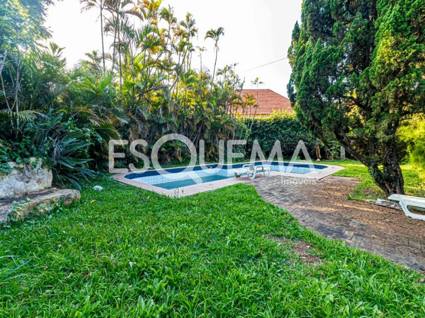Casa com terreno espetacular - Imagem 1