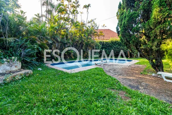 Casa com terreno espetacular