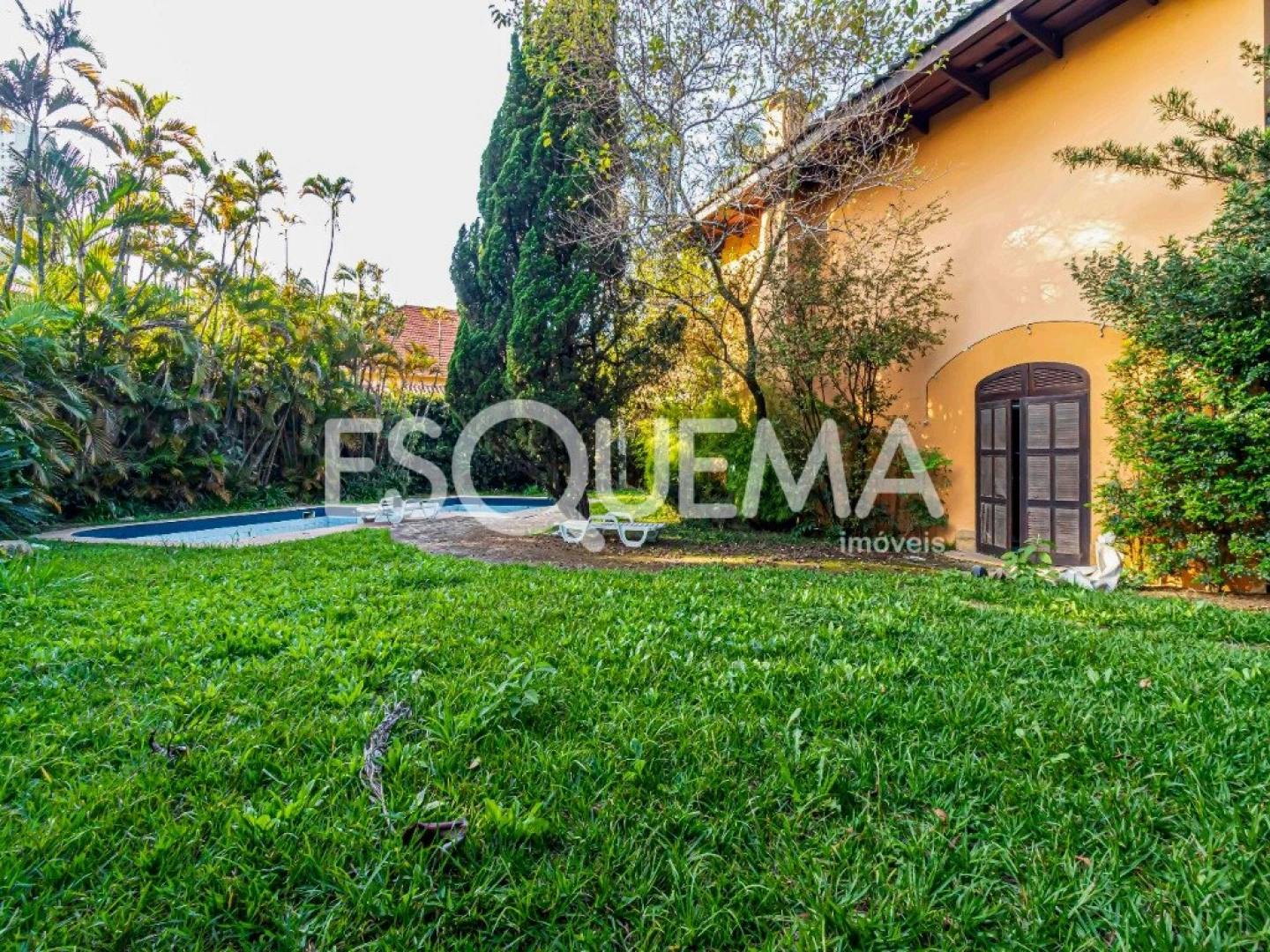 Casa com terreno espetacular - Imagem 2