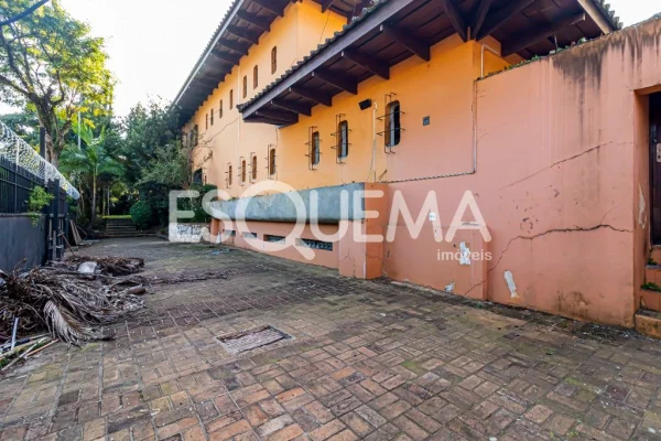 Casa com terreno espetacular