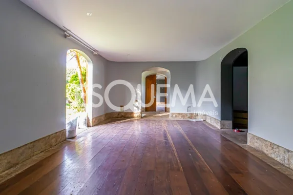 Casa com terreno espetacular