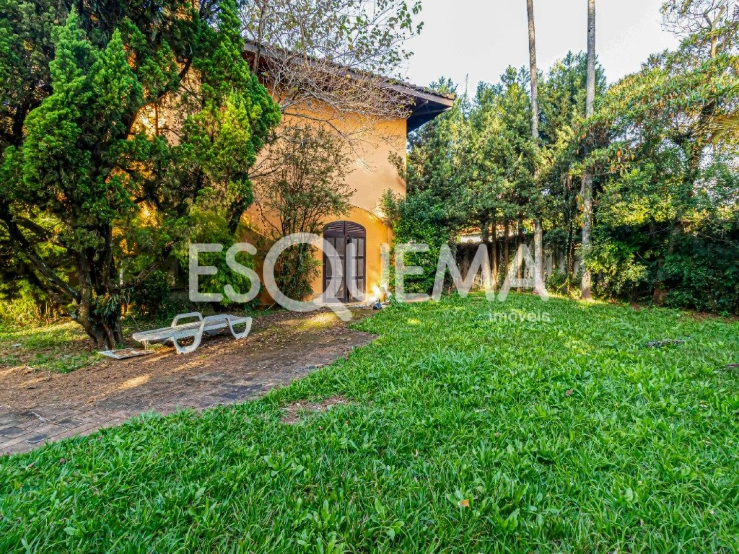 Casa com terreno espetacular - Imagem 9