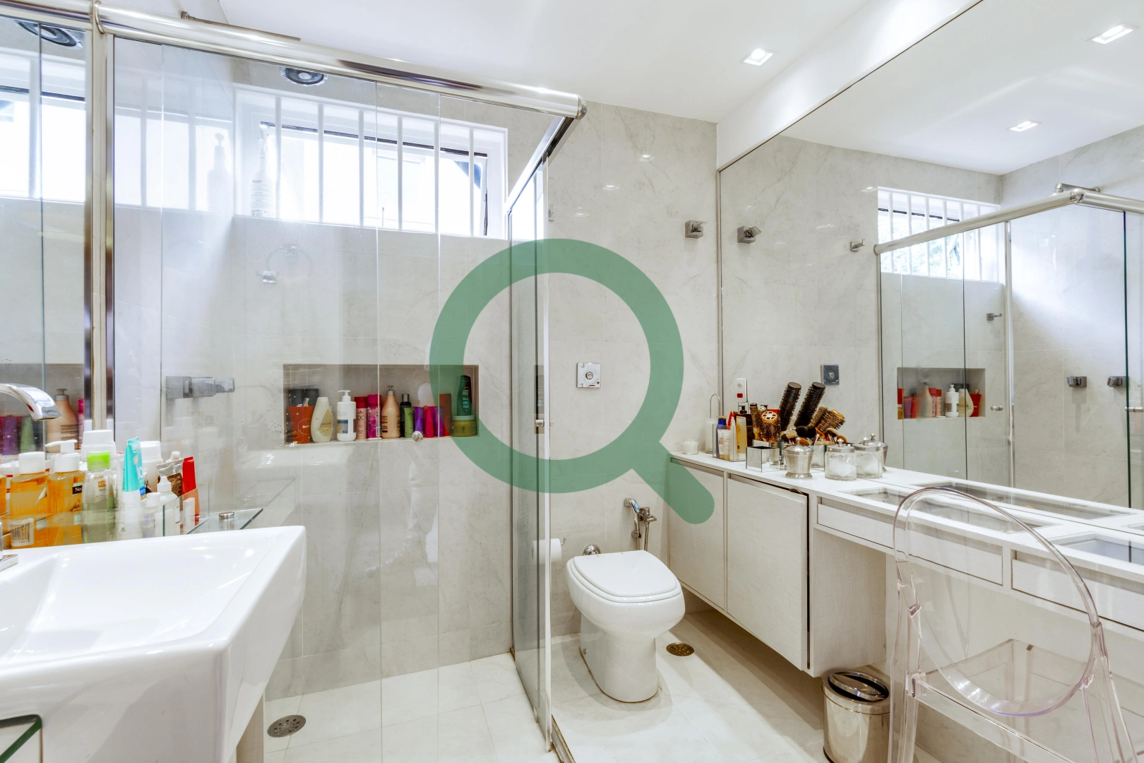 Casa com lazer completo e ambientes integrados ao jardim, no Jardim Guedala - Imagem 12