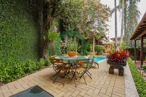 Casa com lazer completo e ambientes integrados ao jardim, no Jardim Guedala