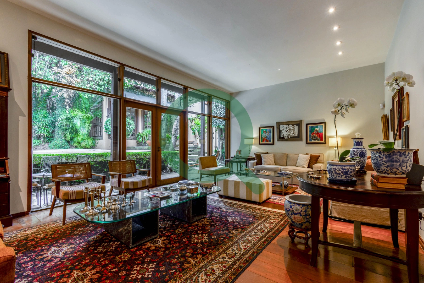 Casa com lazer completo e ambientes integrados ao jardim, no Jardim Guedala - Imagem 5