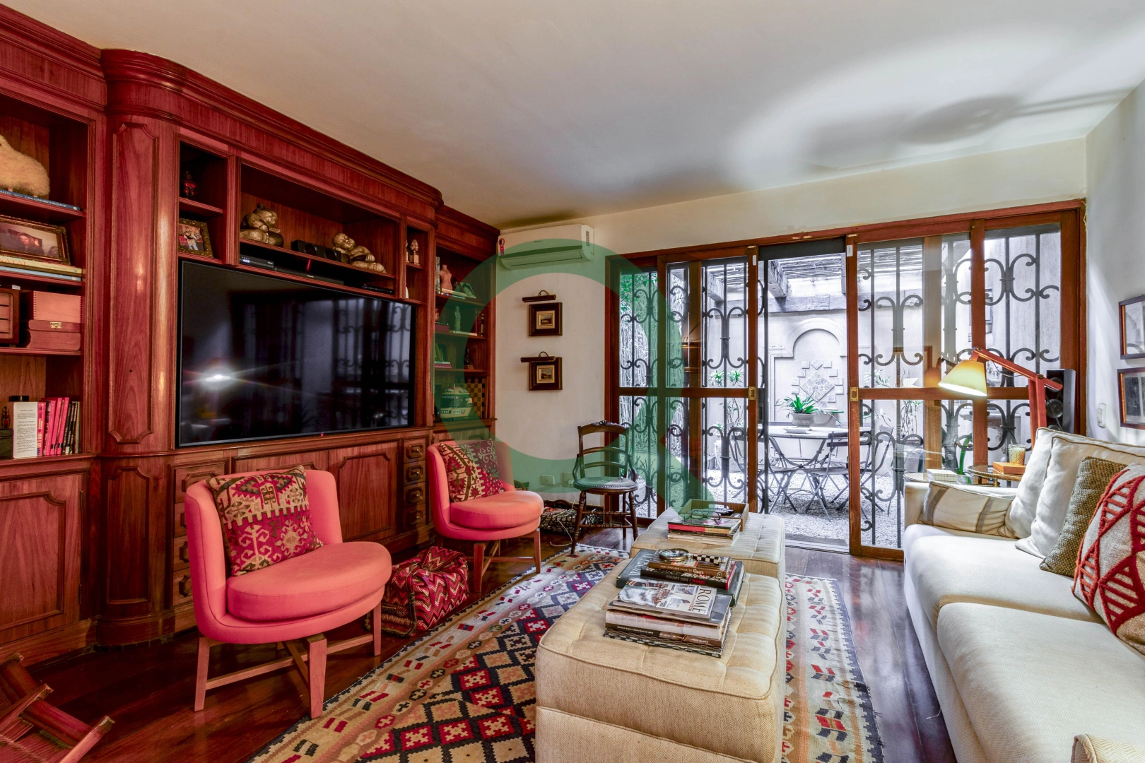 Casa com lazer completo e ambientes integrados ao jardim, no Jardim Guedala - Imagem 7