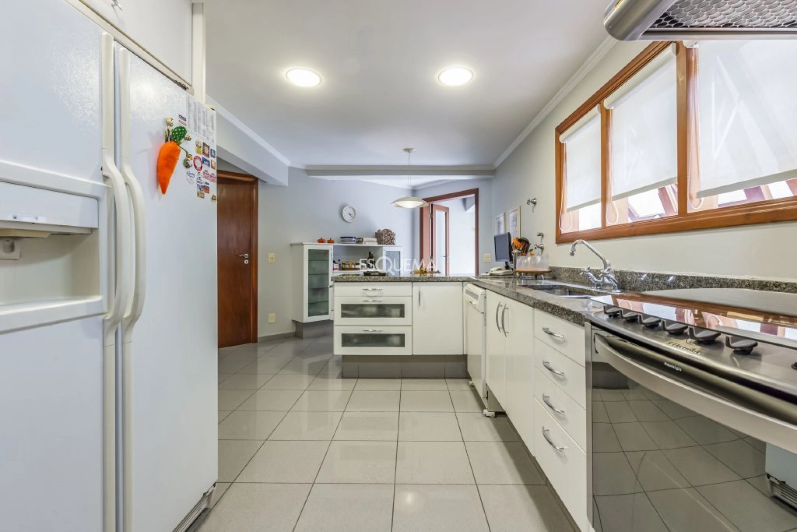 Casa com fachada moderna e 4 suítes - Imagem 15