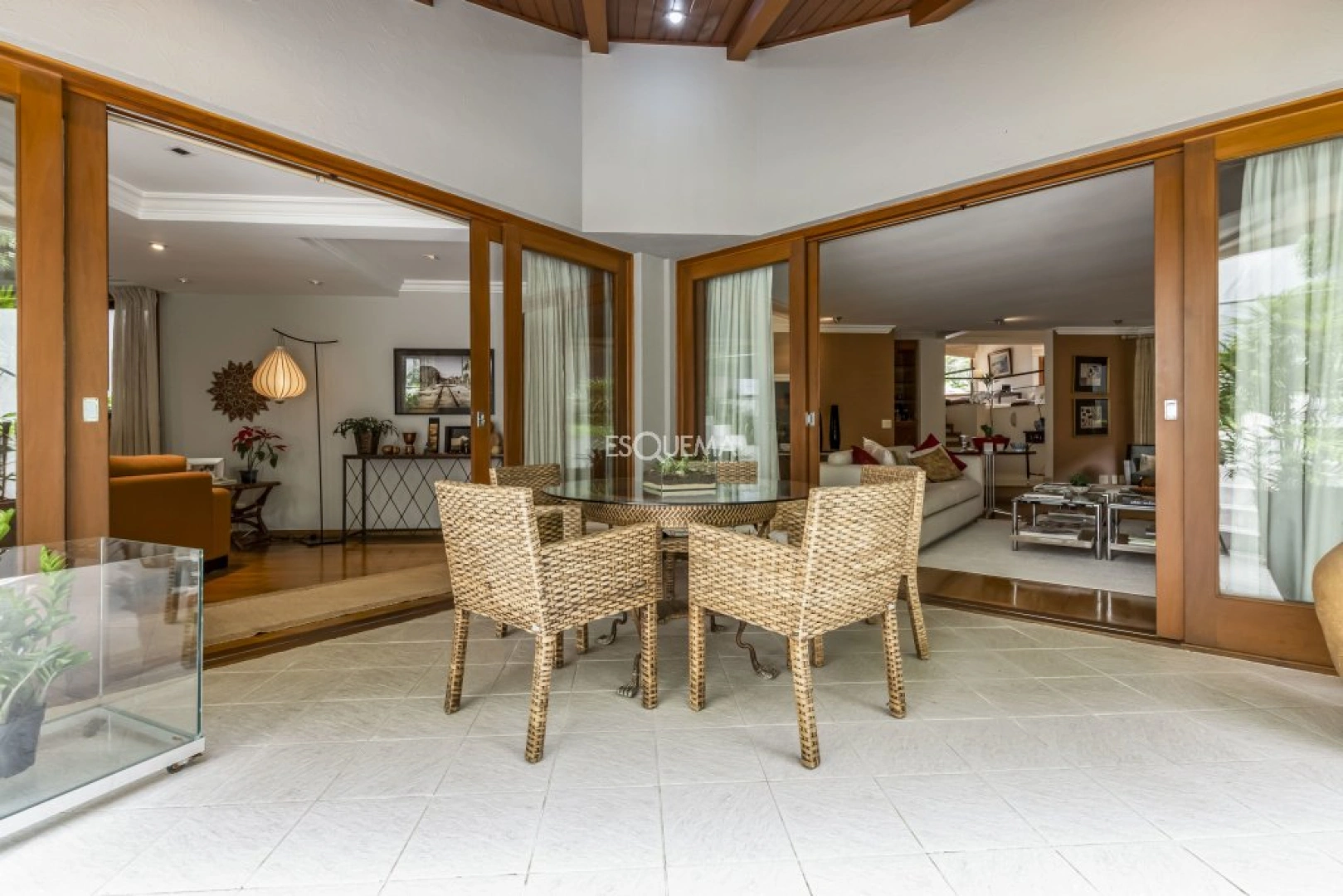 Casa com fachada moderna e 4 suítes - Imagem 6