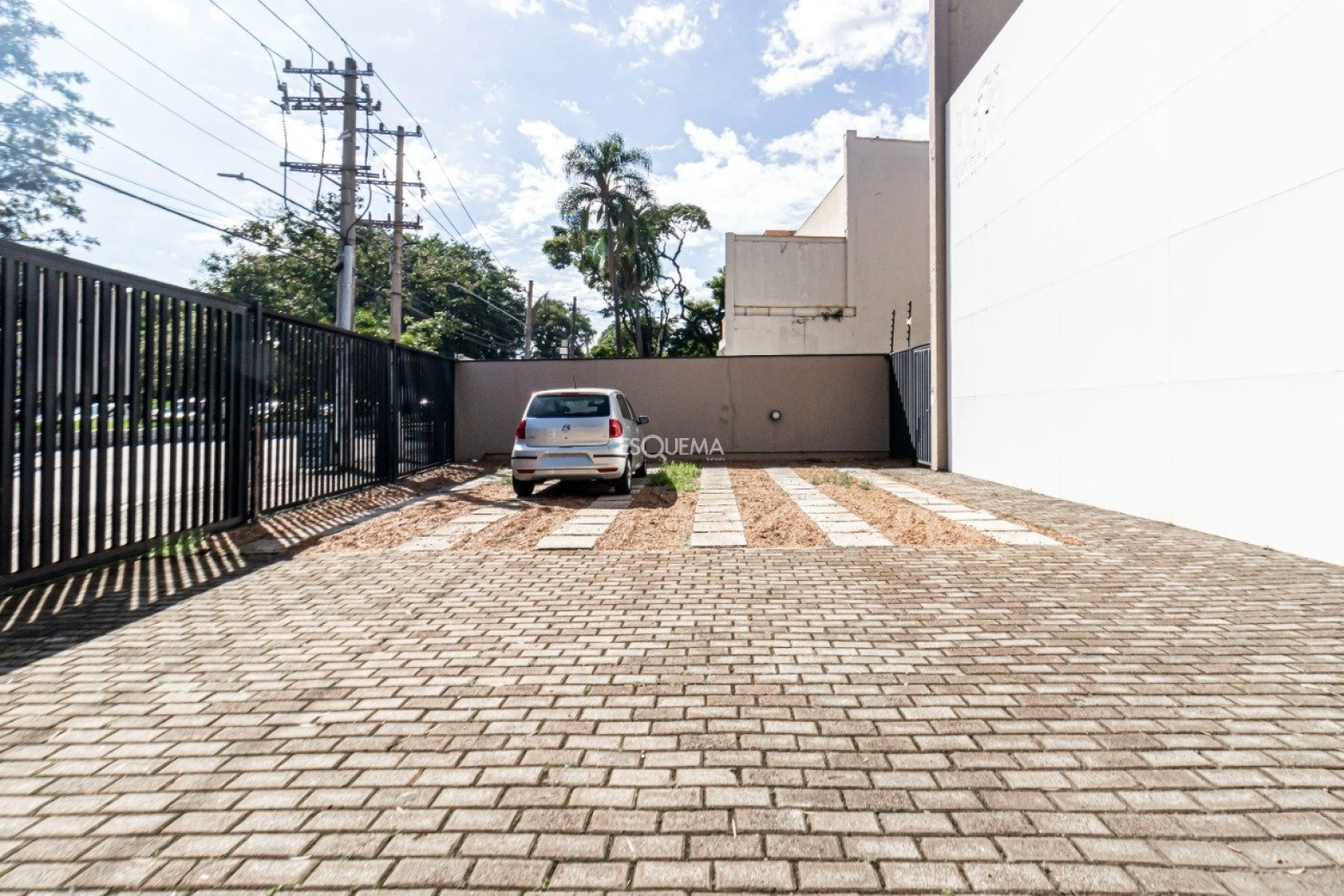 Casa comercial reformada - Imagem 1