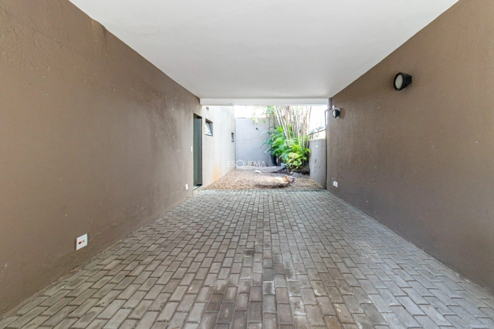 Casa comercial reformada - Imagem 2