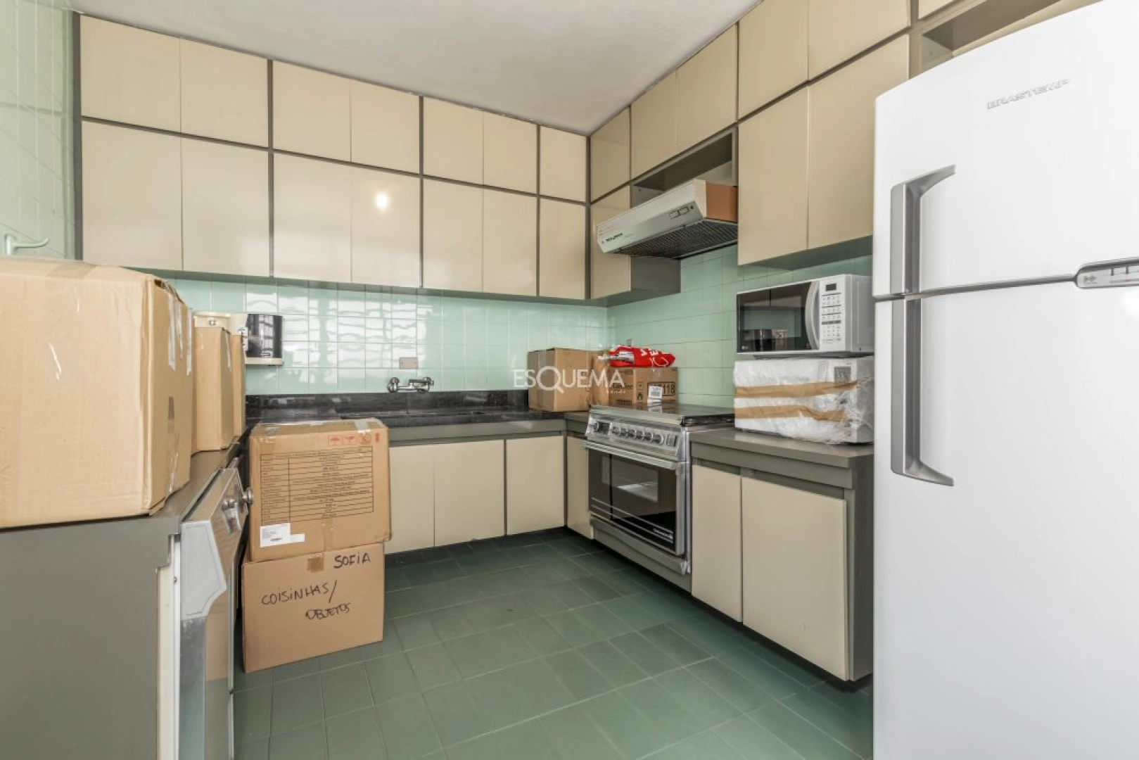 Casa ideal para reforma em rua arborizada - Imagem 10