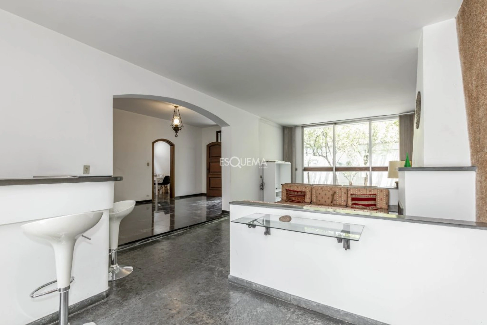 Casa ideal para reforma em rua arborizada - Imagem 9