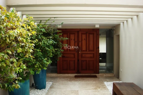 Casa em terreno com 1.600m2 Morumbi