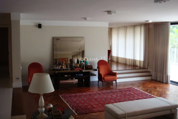 Casa em terreno com 1.600m2 Morumbi