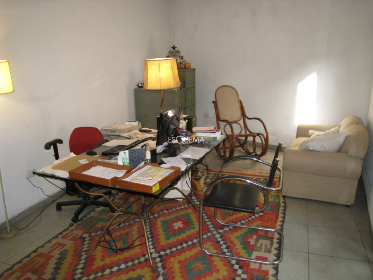 Casa com grande terreno, para reforma. - Imagem 5