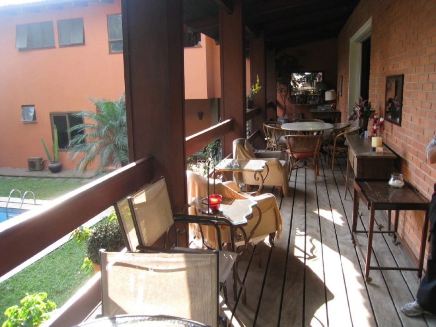 Casa com grande terreno, para reforma. - Imagem 8