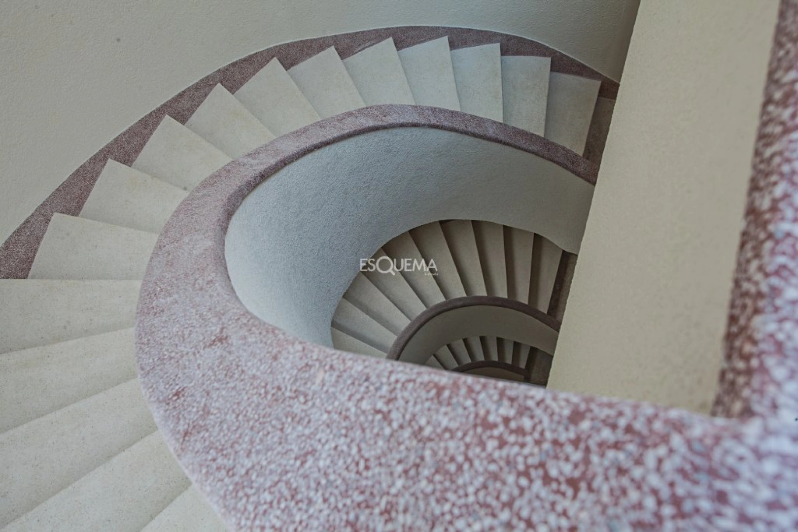 Prédio monousuário novo - Imagem 12