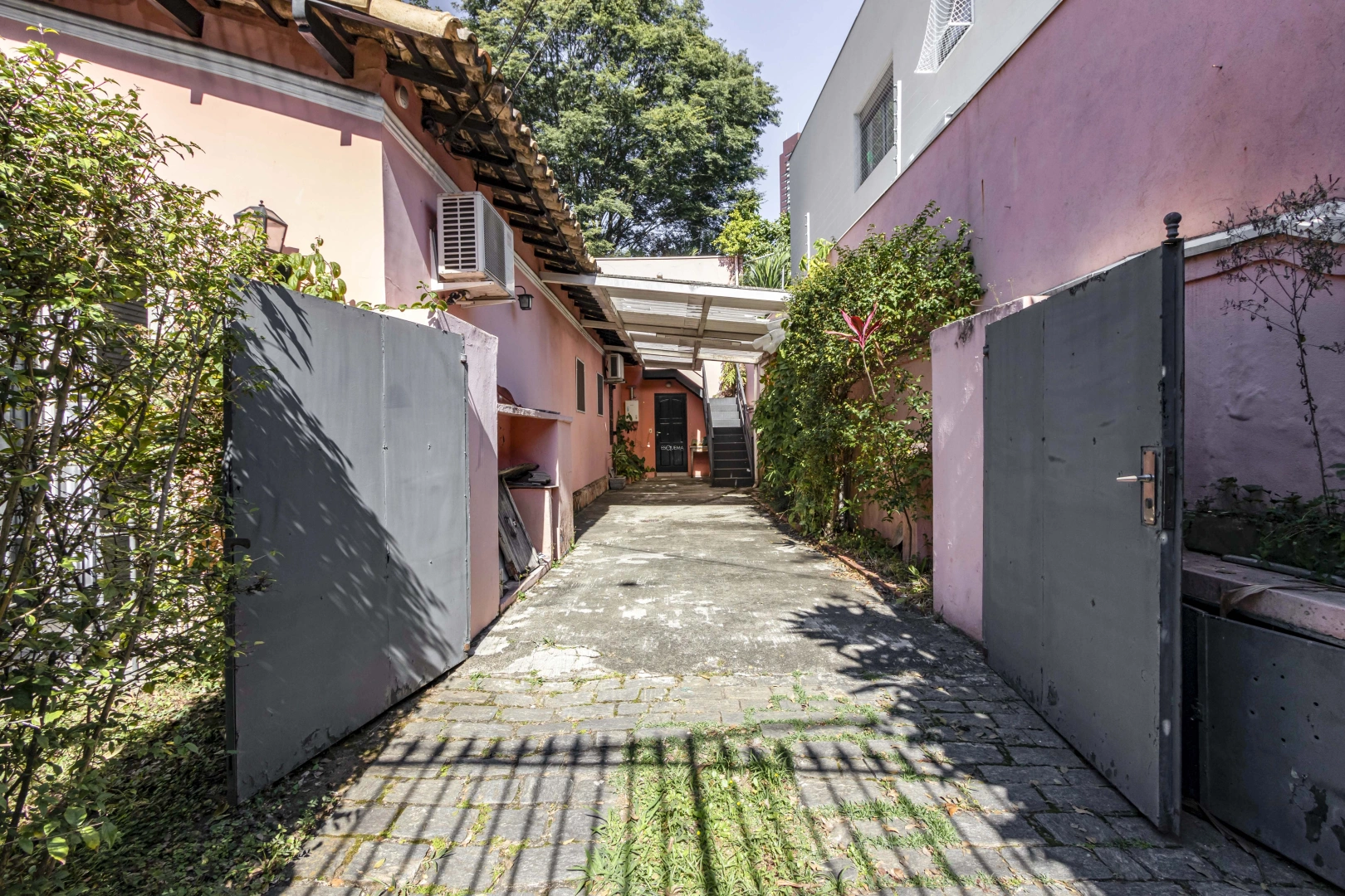 Casa térrea com excelente localização - Imagem 13