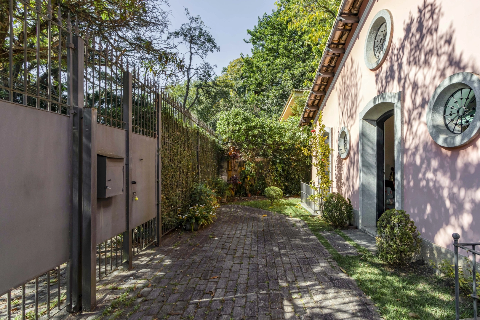Casa térrea com excelente localização - Imagem 14