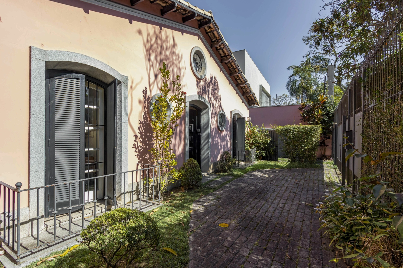 Casa térrea com excelente localização - Imagem 1