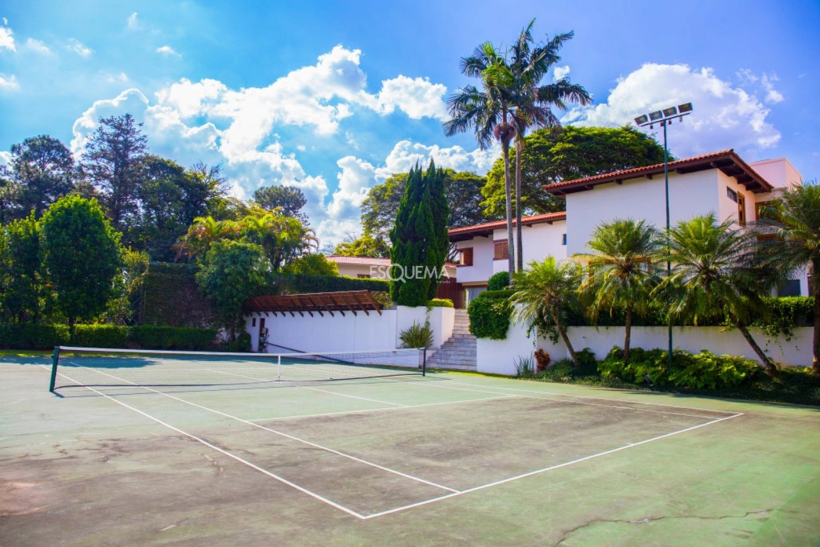 Casa com quadra de tennis e vista no melhor do Guedala. - Imagem 1