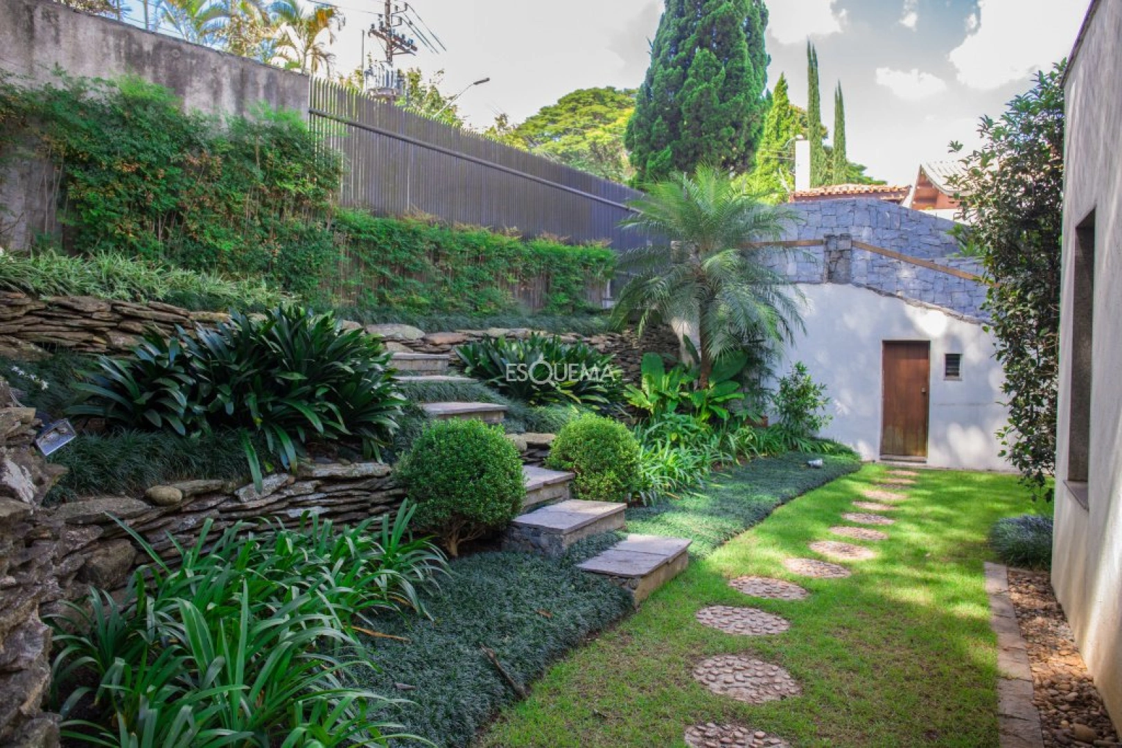 Casa com quadra de tennis e vista no melhor do Guedala. - Imagem 4