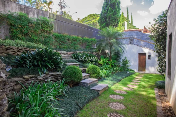 Casa com quadra de tennis e vista no melhor do Guedala.