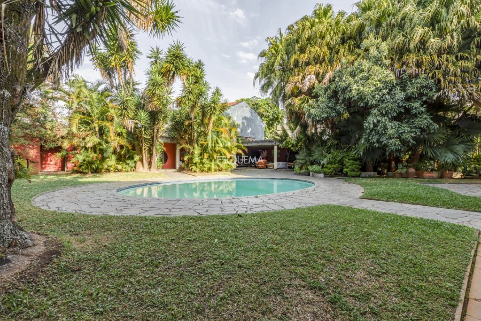 Casa com projeto de Eduardo Longo - Imagem 1