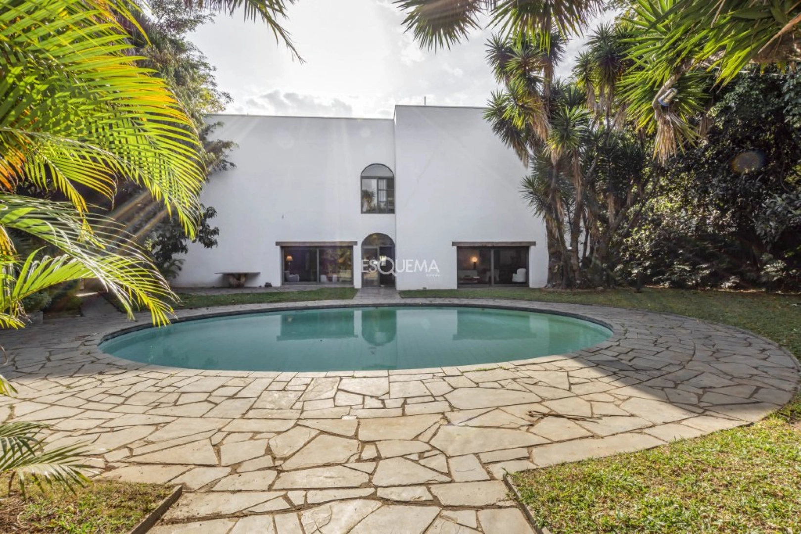 Casa com projeto de Eduardo Longo - Imagem 2