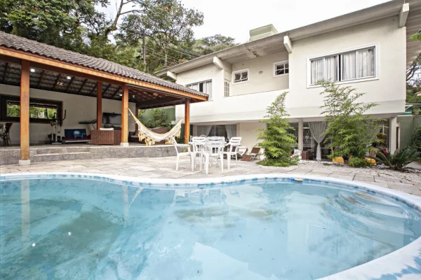 Casa em localização privilegiada