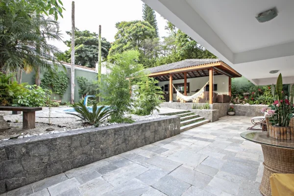 Casa em localização privilegiada