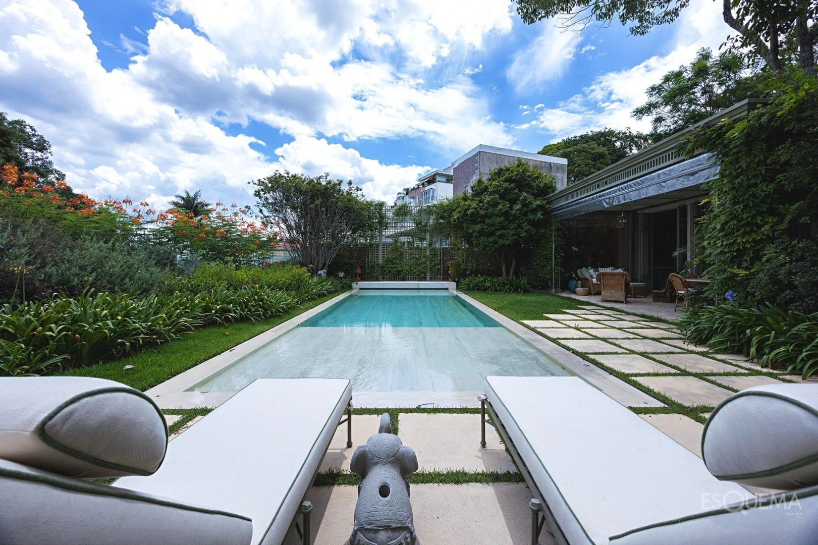 Casa com inspiração toscana e paisagismo assinado por Alex Hanazaki - Imagem 2