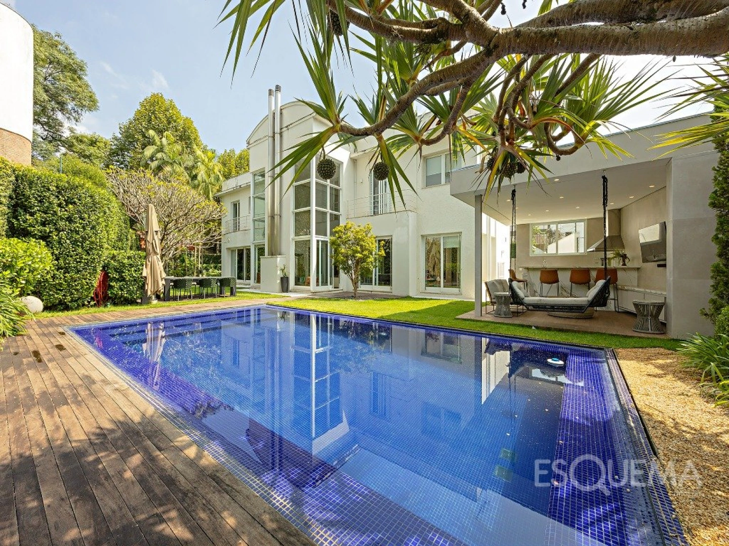 Casa com arquitetura contemporânea no Jardim Guedala - Imagem 1