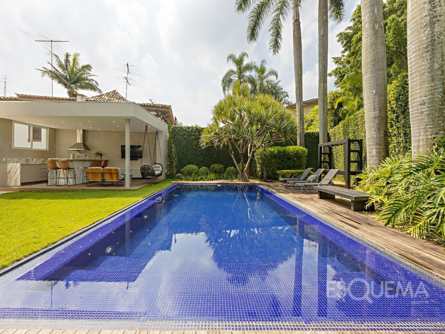 Casa com arquitetura contemporânea no Jardim Guedala - Imagem 3