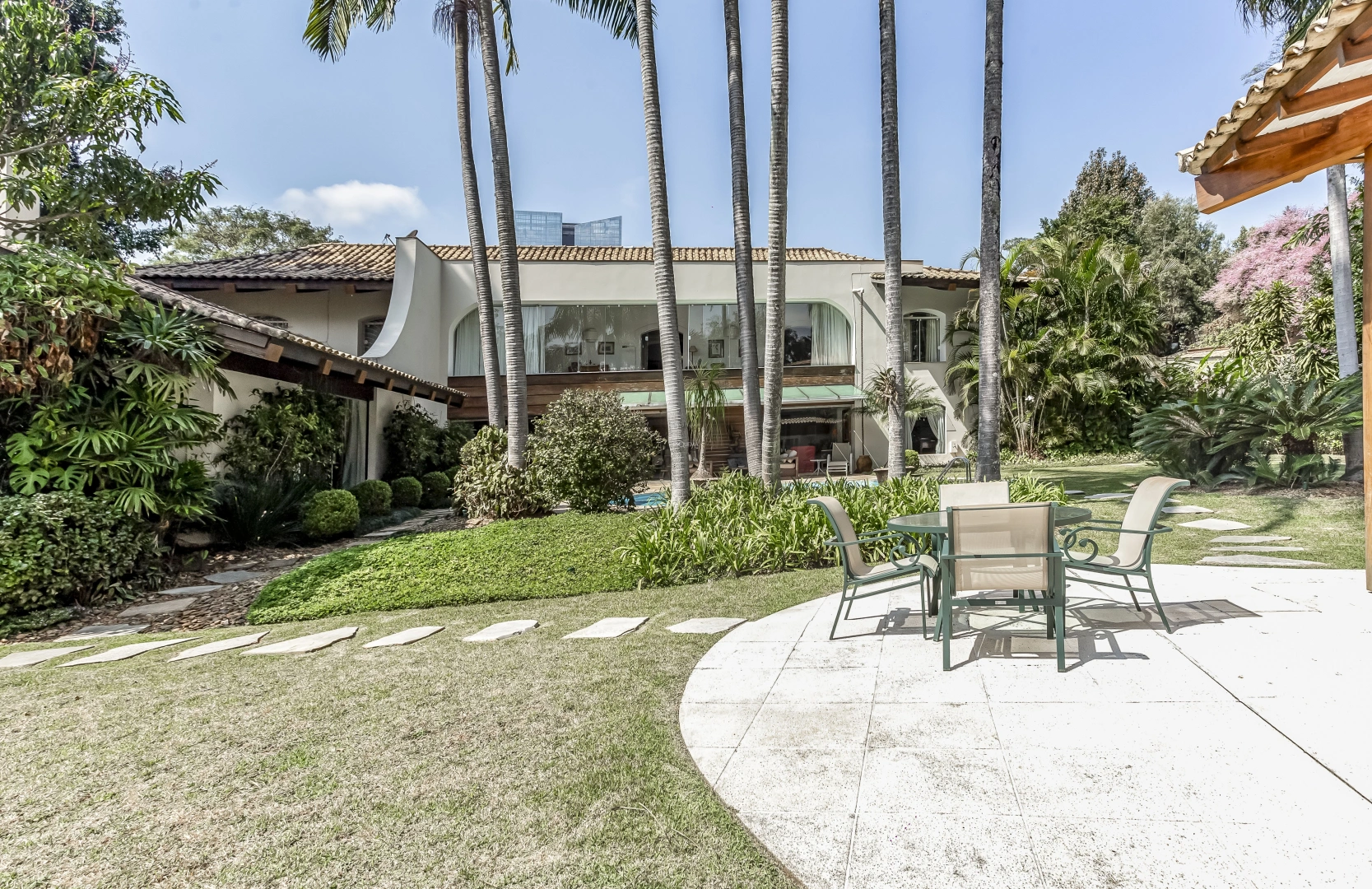 Casa na Cidade Jardim com 1670 m² de terreno - Imagem 11