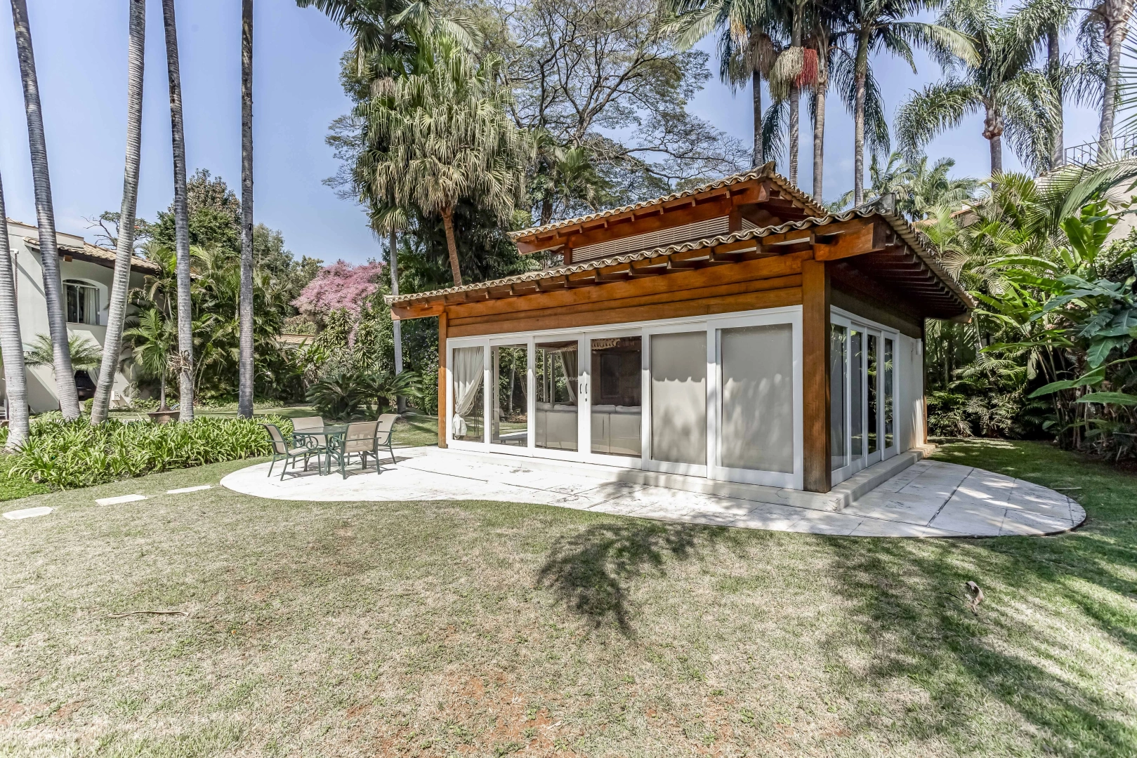 Casa na Cidade Jardim com 1670 m² de terreno - Imagem 2