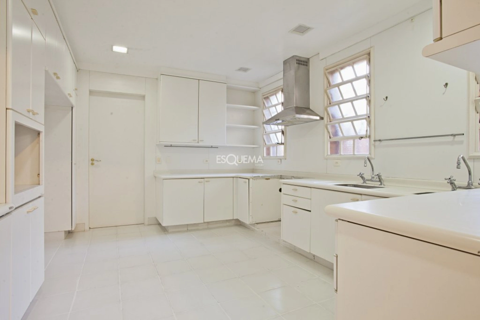 Casa com potencial para modernização - Imagem 11