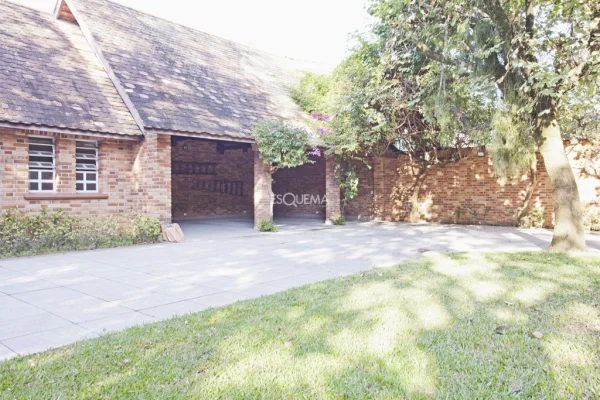 Casa com potencial para modernização