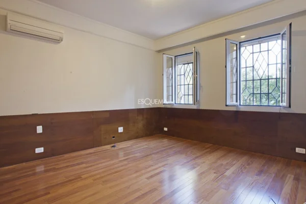 Casa com potencial para modernização