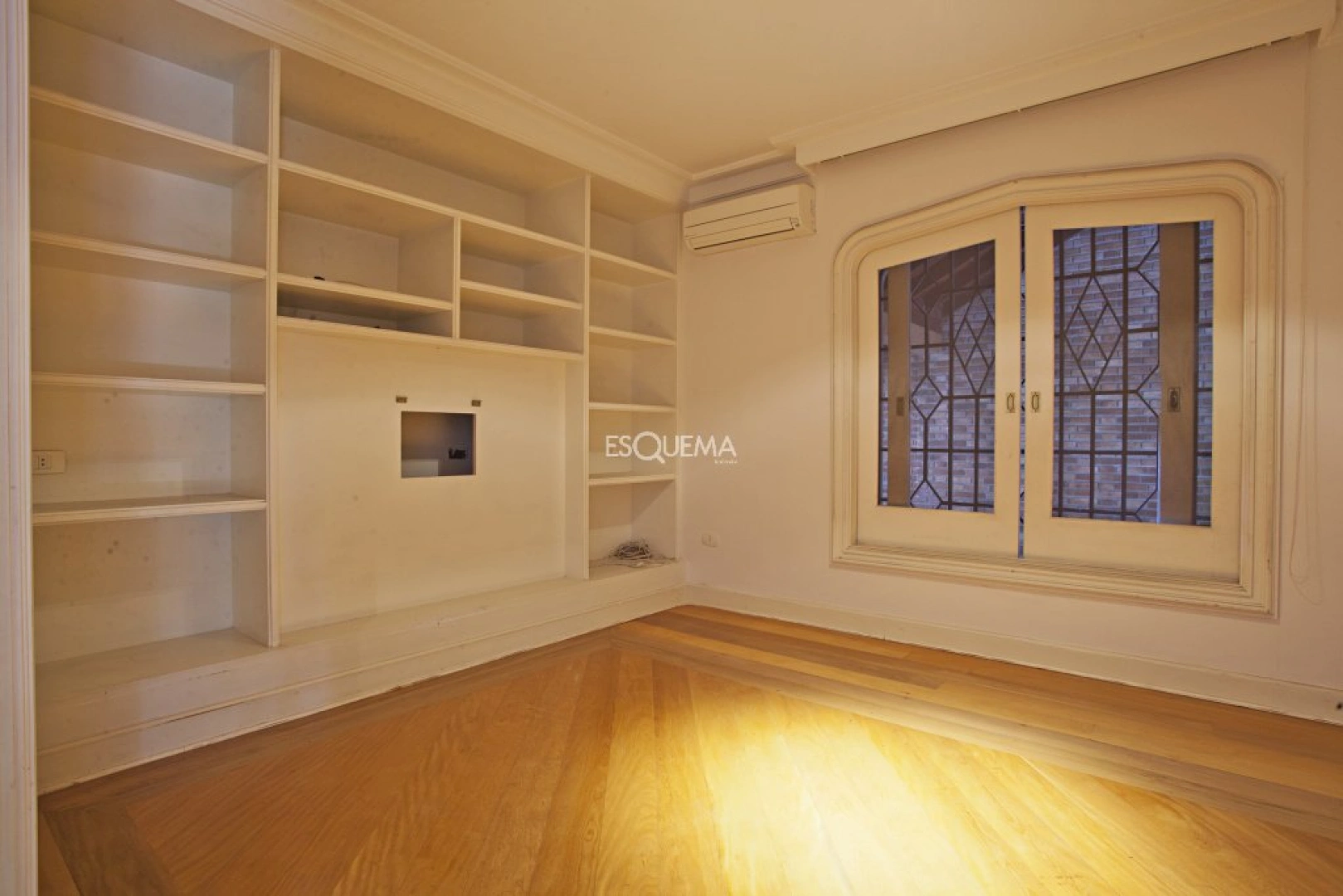 Casa com potencial para modernização - Imagem 7
