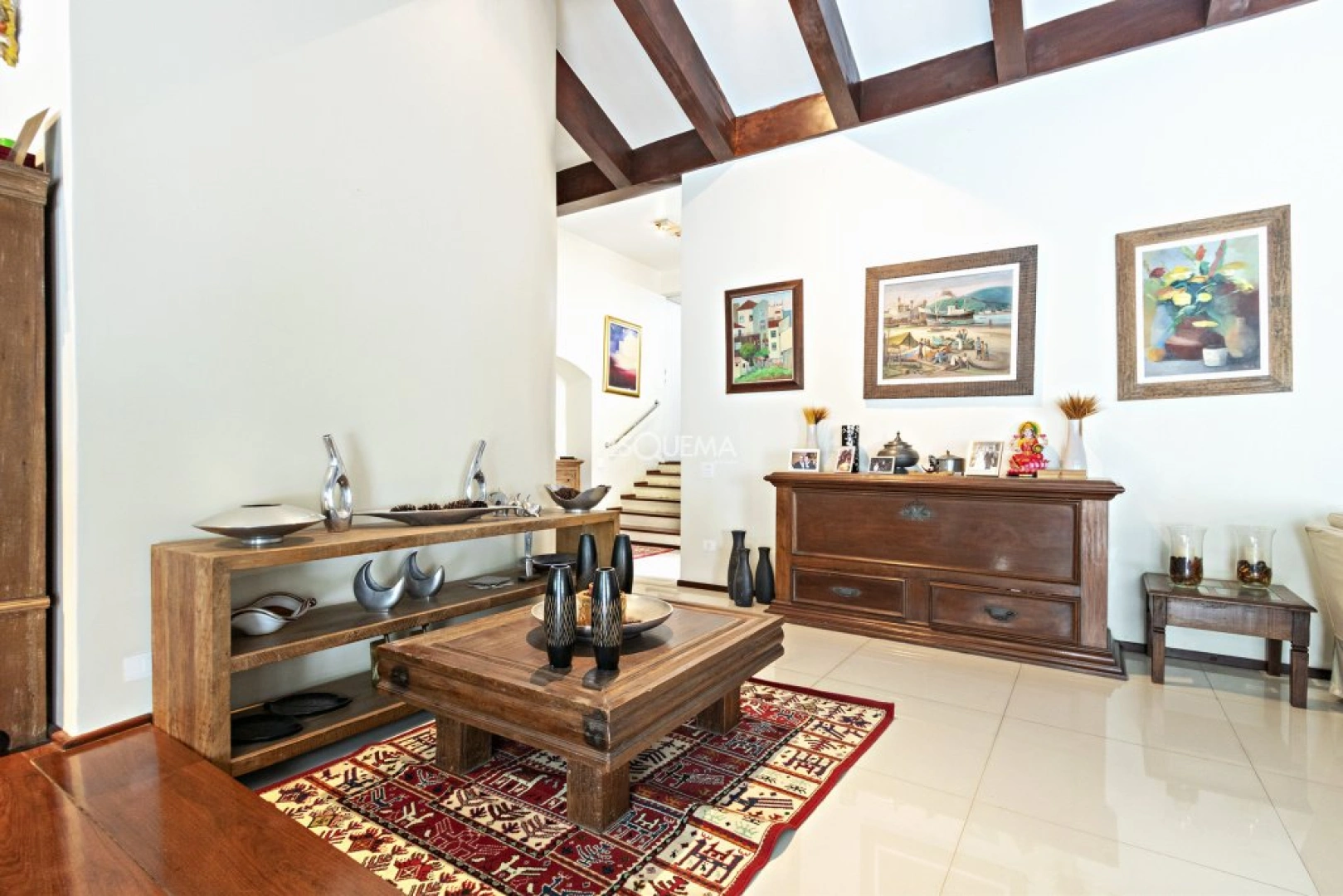 Casa com jardim e piscina - Imagem 10